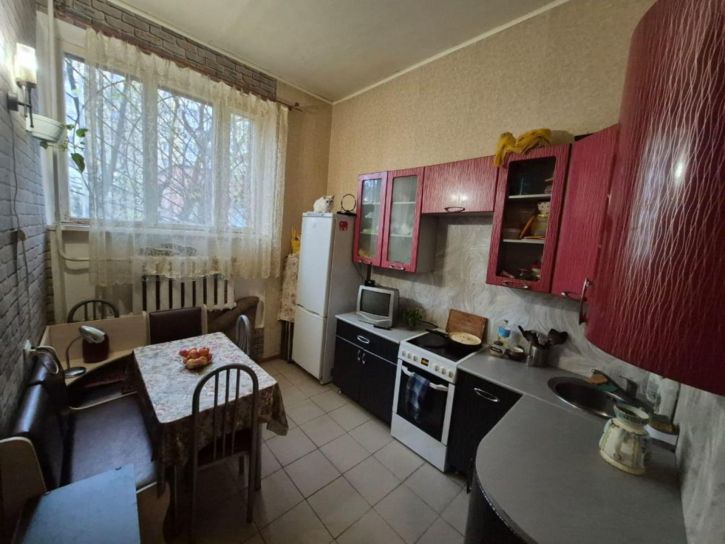 1-комн квартира Учительская ул, 3