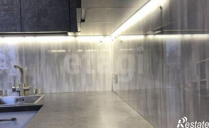 4-комн квартира улица Лидии Базановой, 5,  д. 5