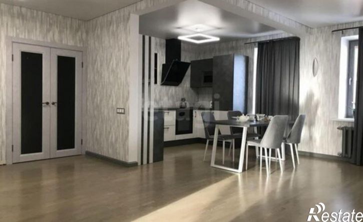 4-комн квартира улица Лидии Базановой, 5,  д. 5