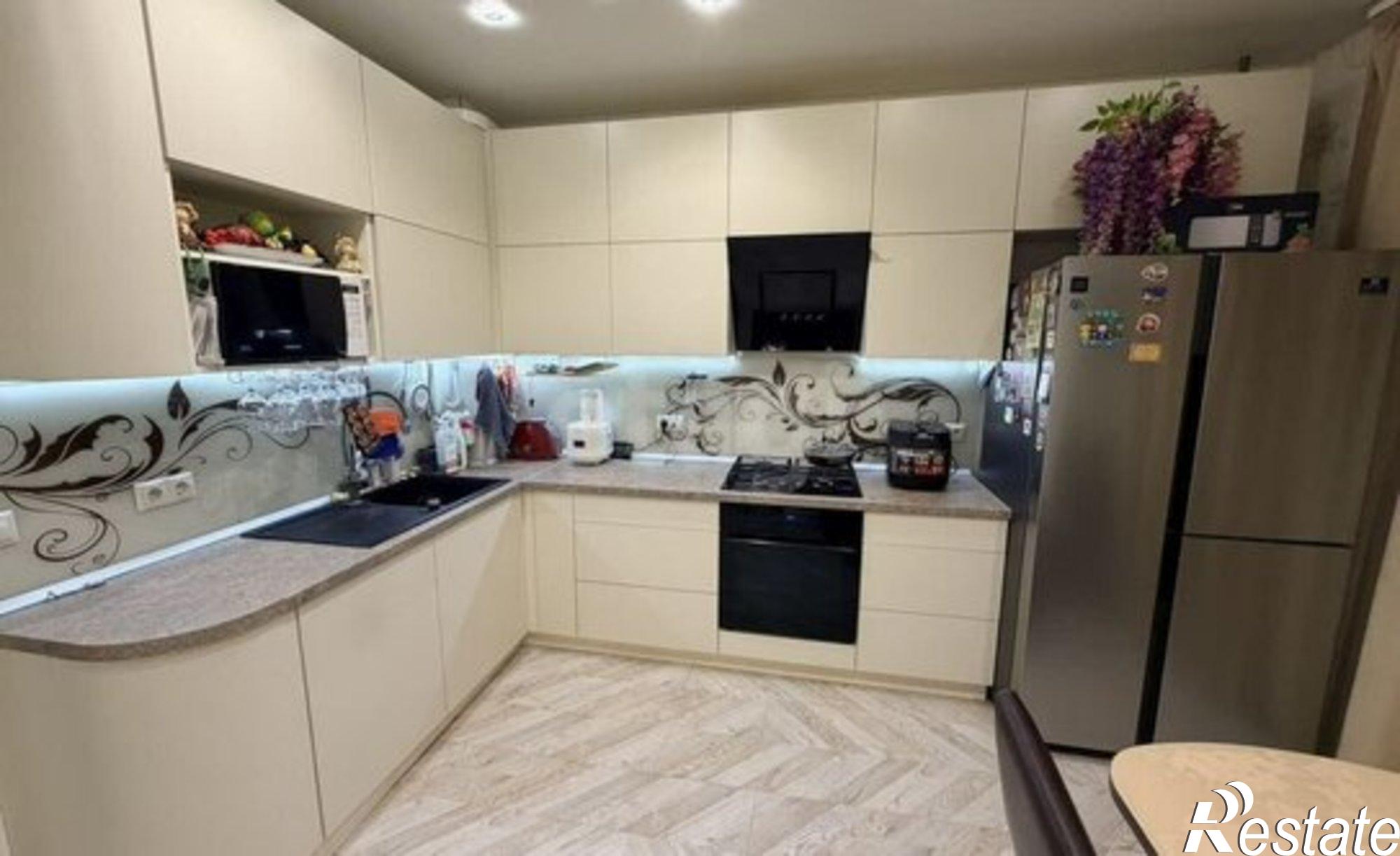 Купить квартиру за 10 500 000 рублей на ул Планерная, 8