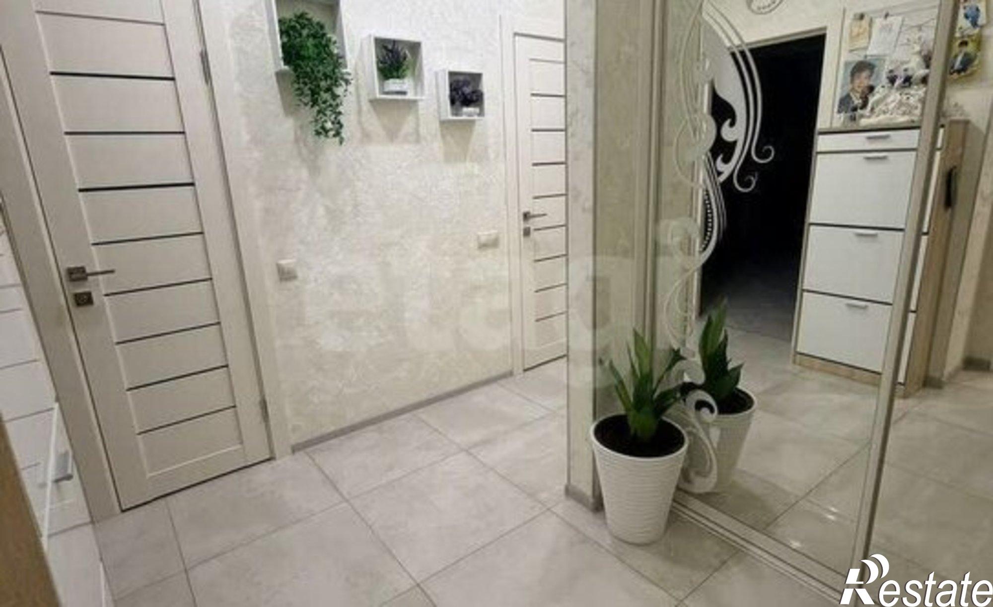 Купить квартиру за 10 500 000 рублей на ул Планерная, 8