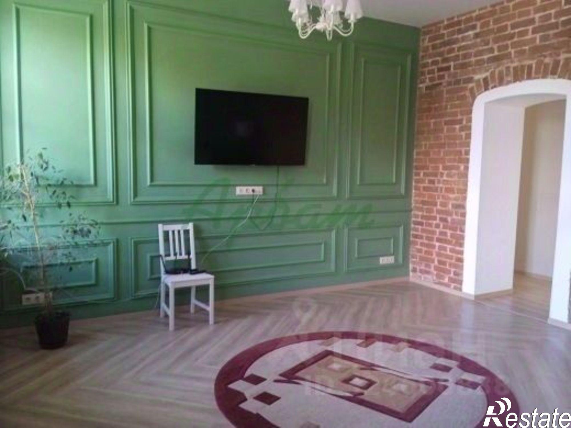 Сдать квартиру за 50 000 рублей на набережная Степана Разина, 10