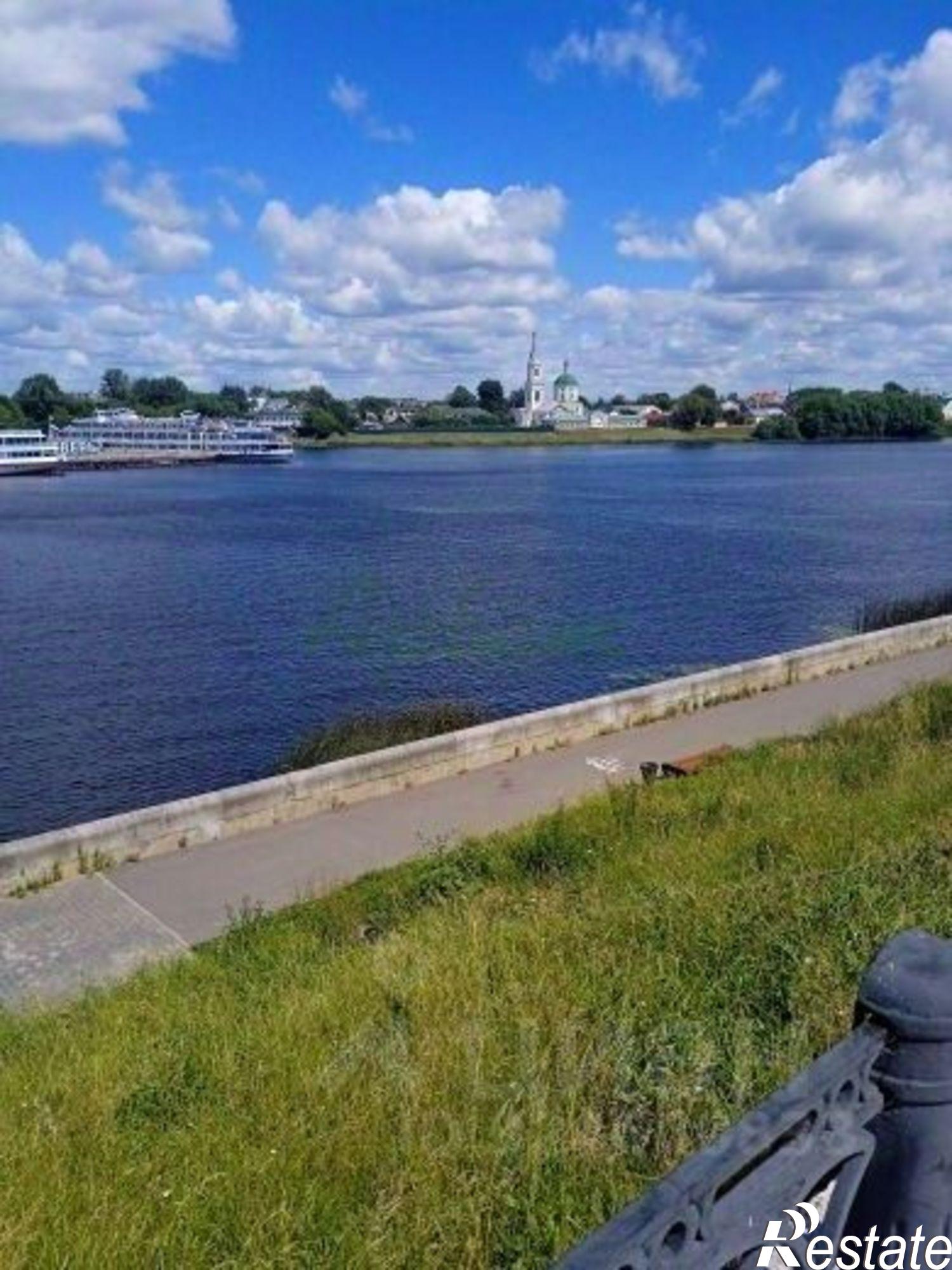 Сдать квартиру за 50 000 рублей на набережная Степана Разина, 10