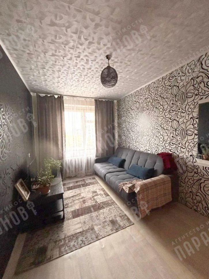 2-комн квартира Гусева б-р, 32