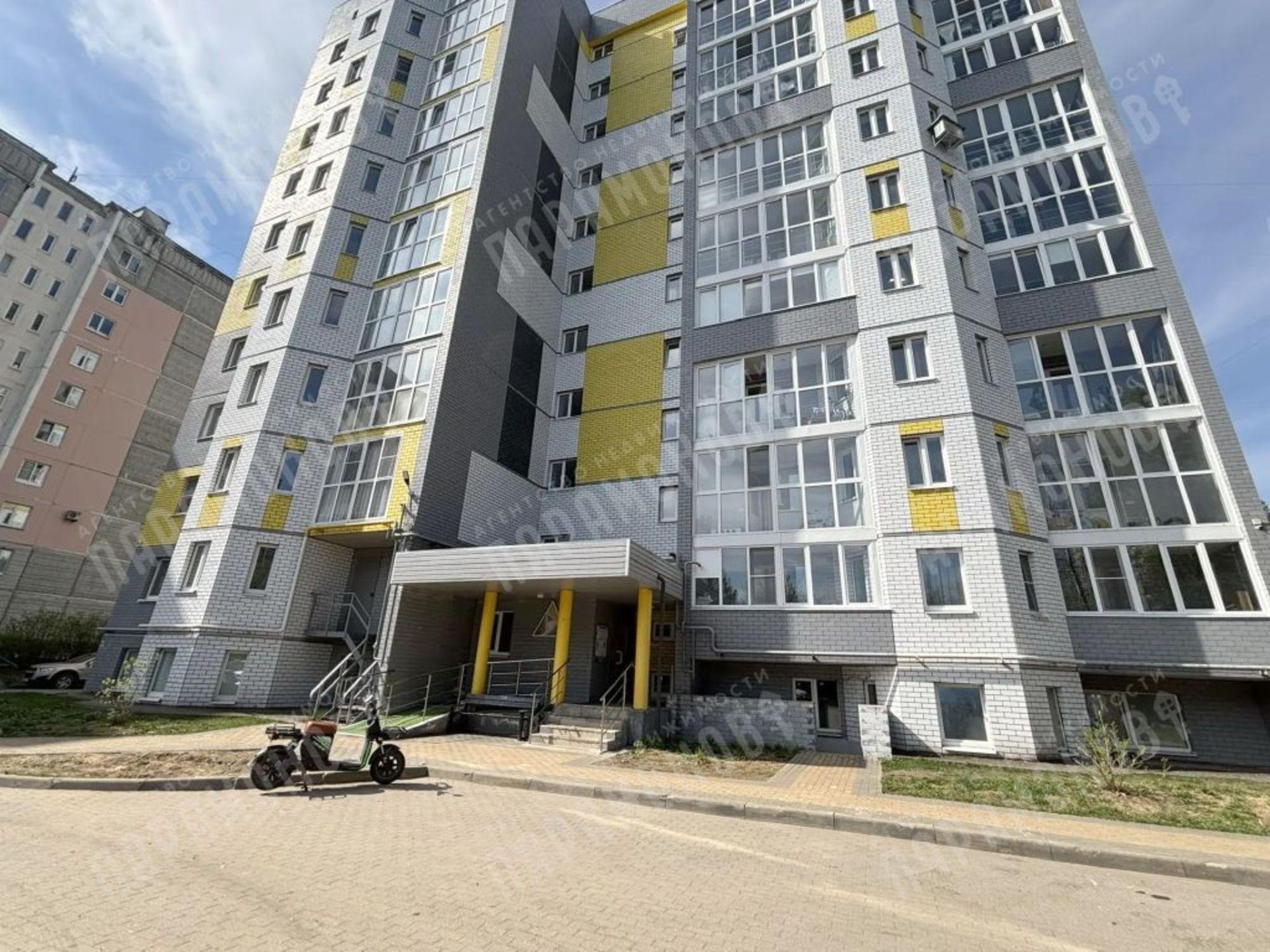 Купить квартиру за 10 500 000 рублей на Ткача ул, 14