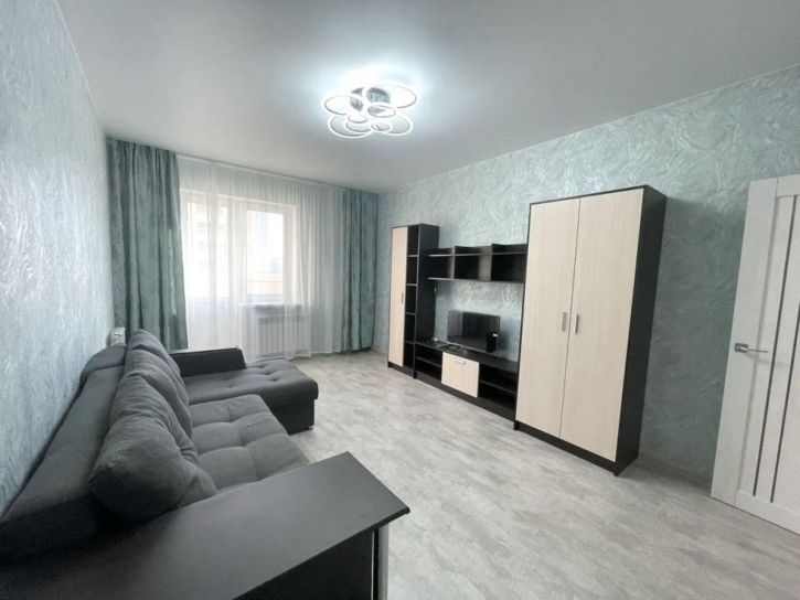 2-комн квартира Гусева б-р, 57