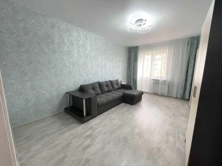 2-комн квартира Гусева б-р, 57
