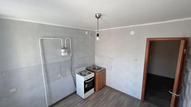 2-комн квартира Благоева ул, 76