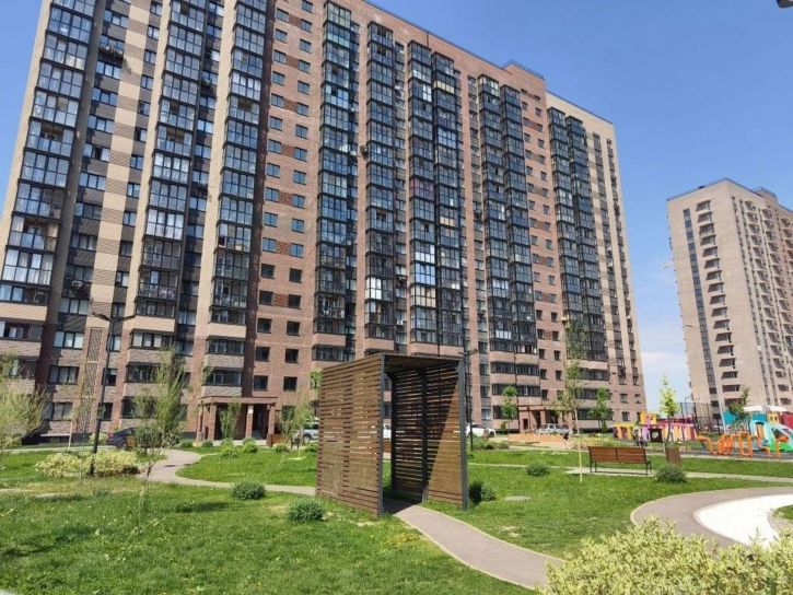 2-комн квартира в новом доме Сергея Есенина ул, 37