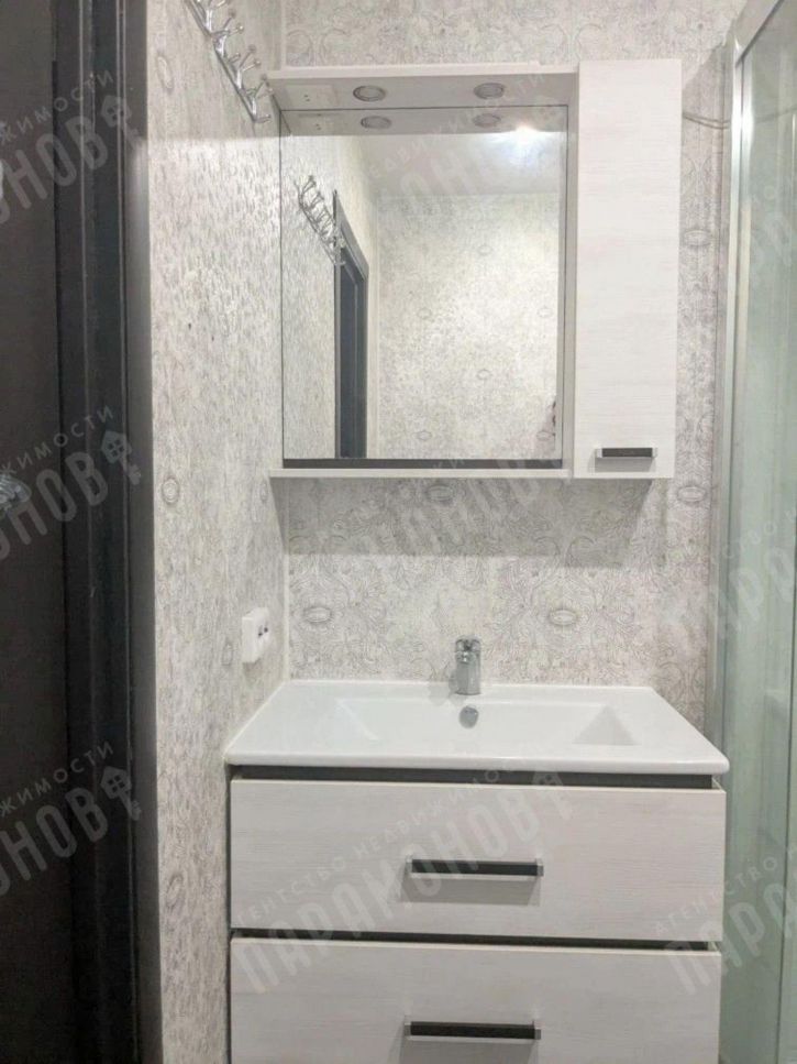 1-комн квартира Сергея Есенина ул, 3