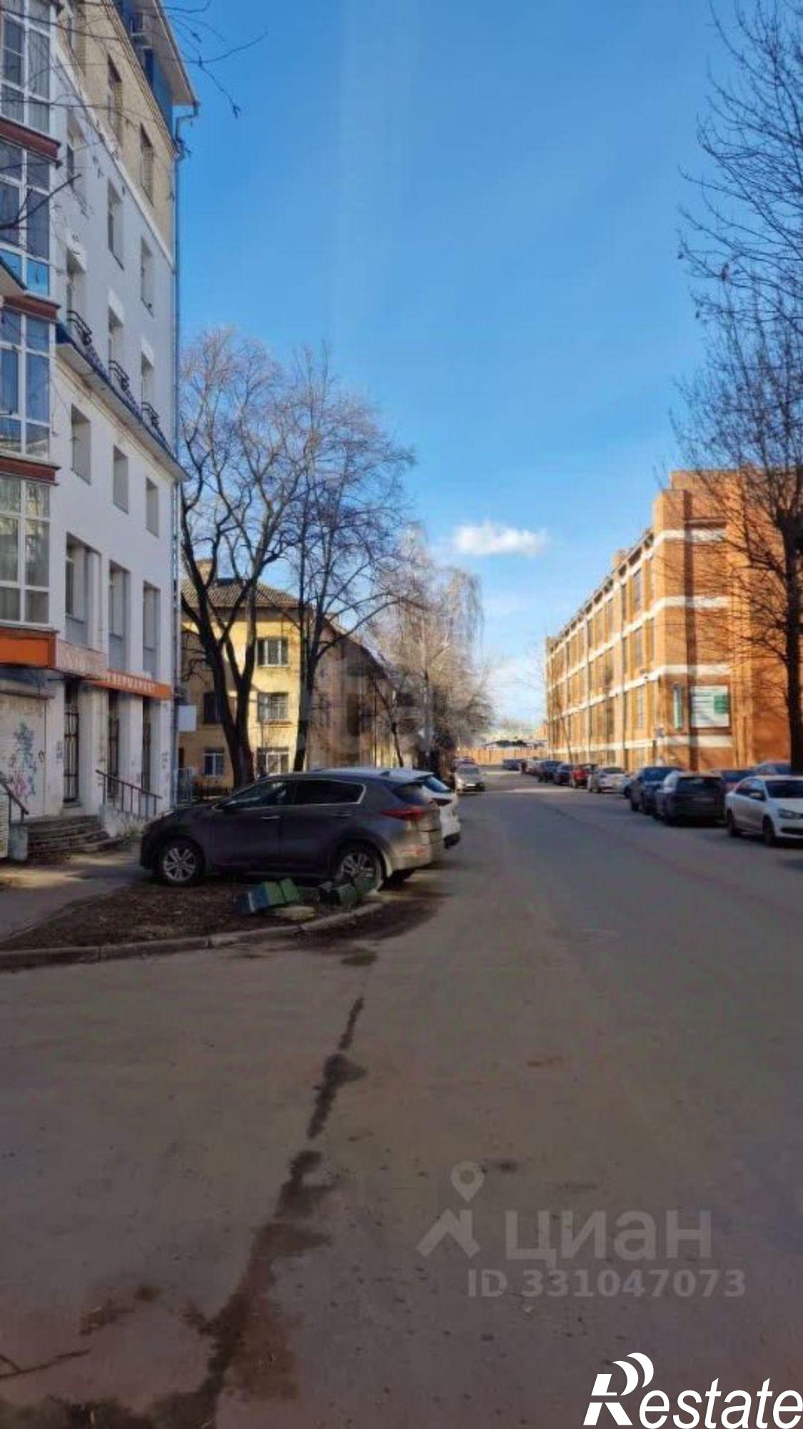 Купить торговое помещение за 18 300 100 рублей на ул Дмитрия Донского, 40