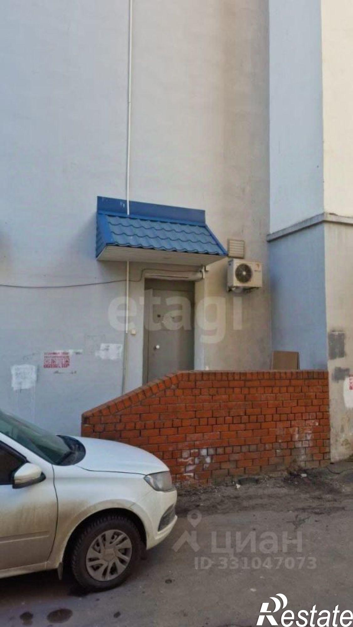 Купить торговое помещение за 18 300 100 рублей на ул Дмитрия Донского, 40