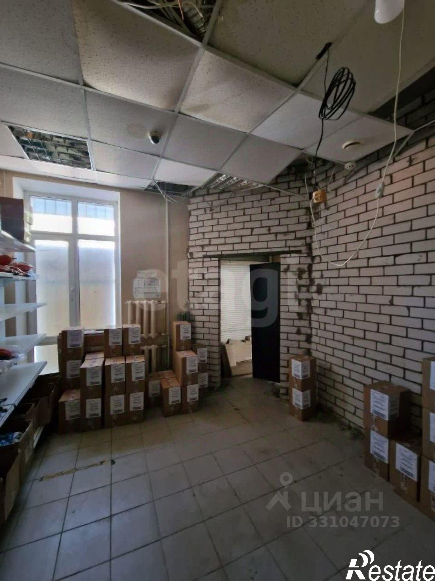 Купить торговое помещение за 18 300 100 рублей на ул Дмитрия Донского, 40