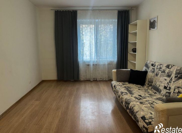 2-комн квартира ул Хрустальная, 37 1,  д. 37 1,  к. 1
