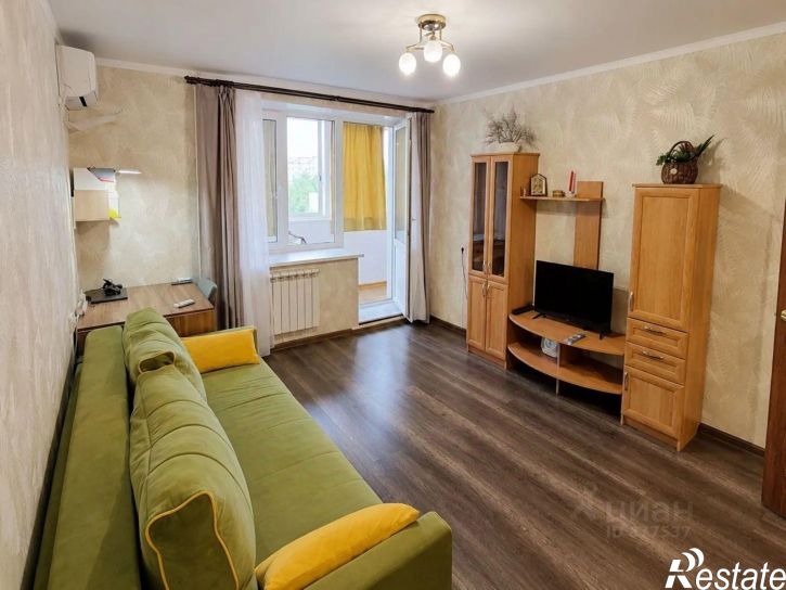 2-комн квартира ул Хрустальная, 36 1,  д. 36 1,  к. 1