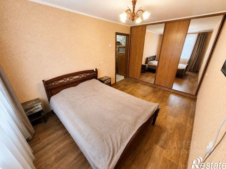2-комн квартира ул Хрустальная, 36 1,  д. 36 1,  к. 1