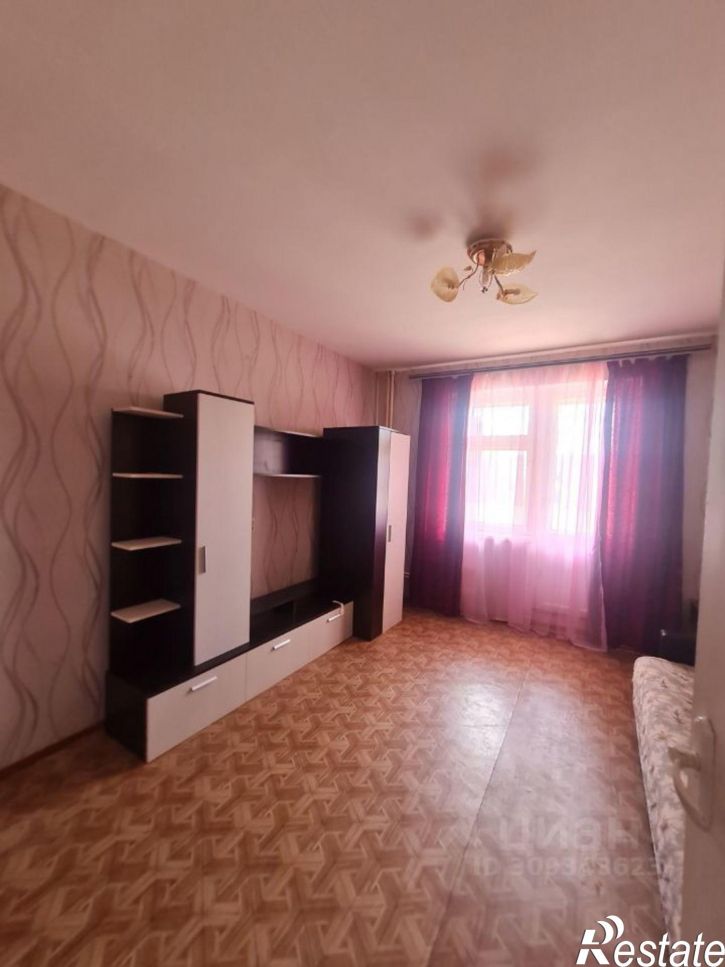 1-комн квартира ул Хрустальная, 42,  д. 42