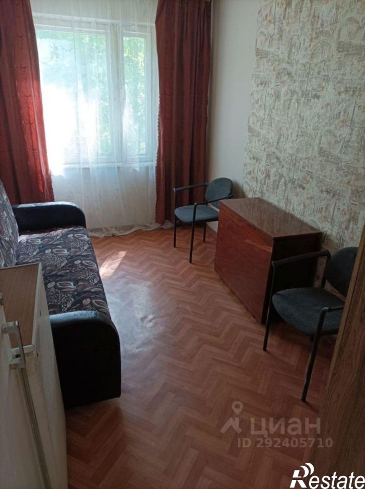 Комната б-р Гусева, 18,  д. 18