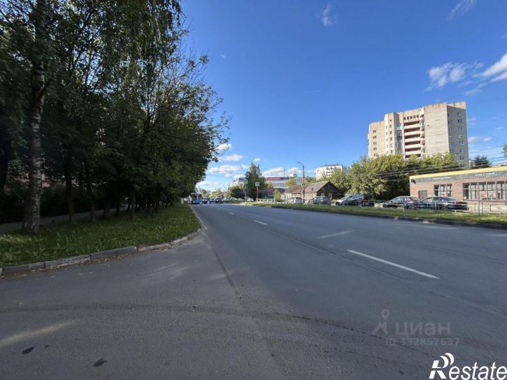 3-комн квартира ул Паши Савельевой, 15,  д. 15