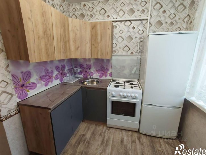 2-комн квартира ул Паши Савельевой, 52 4,  д. 52 4,  к. 4