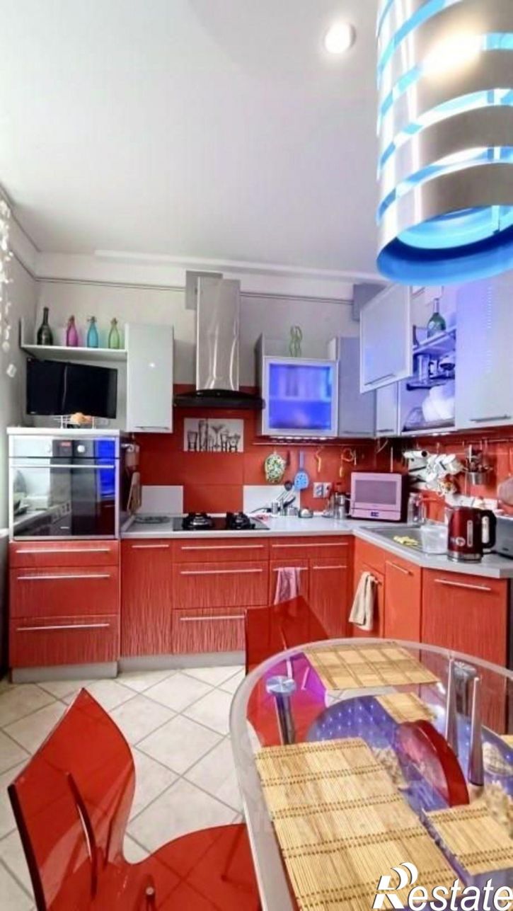 2-комн квартира пр-кт Победы, 42,  д. 42