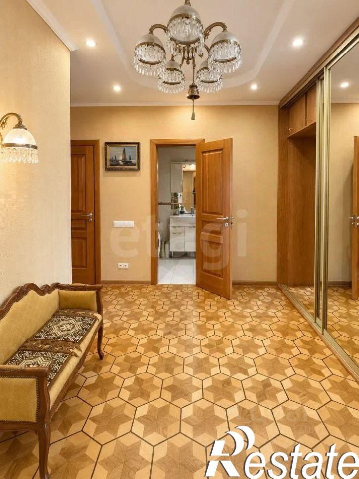 5-комн квартира улица Виноградова, 9,  д. 9