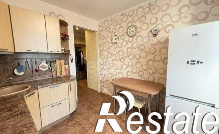 4-комн квартира улица Хромова, 19,  д. 19